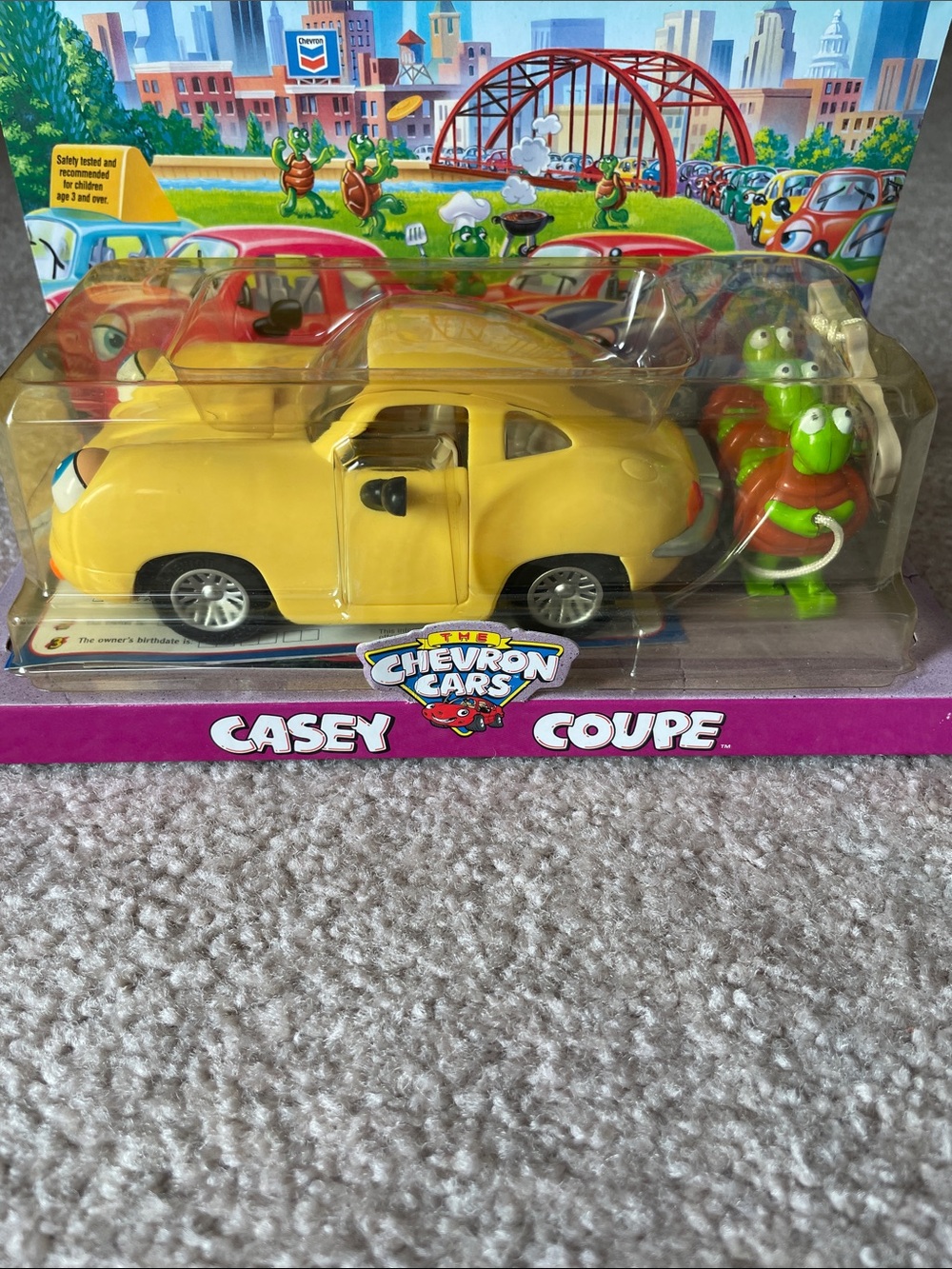 Chevron Cars Casey Coupe Yellow Toy Car with Frog Figures
